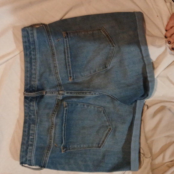 Shorts - Picture 3 of 3